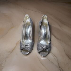 Antonio Melani Peek Toe Shimmery Gold